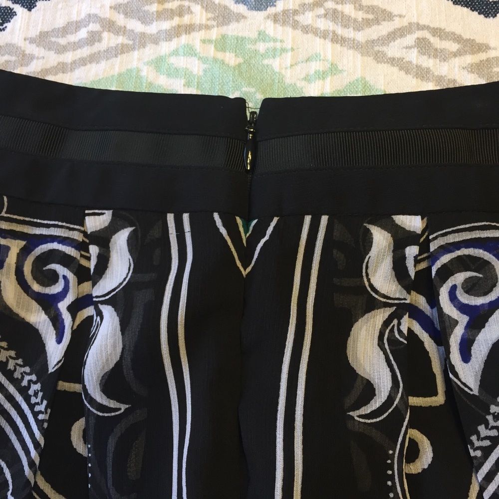 White House Black Market Elegant Skirt - Picture 7 of 7